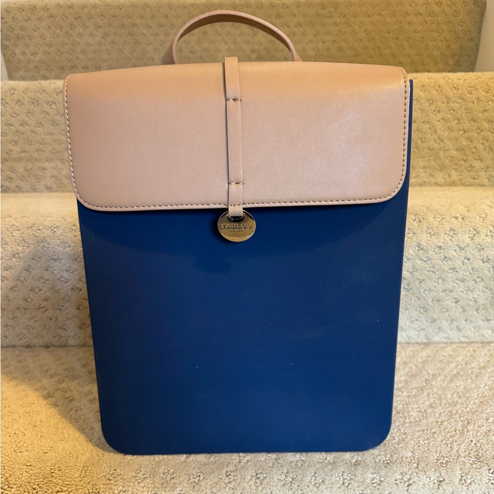 EUC Fablou Cosmopolitan Silicone Backpack (Navy)